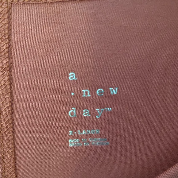 peach target t-shirt - Picture 3 of 3